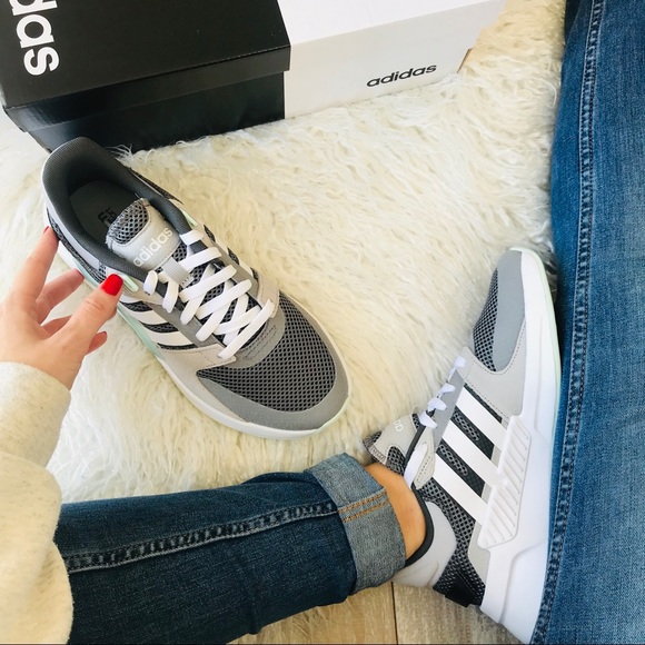 NWT Adidas Run 90S Women’s Shoes - Picture 2 of 8